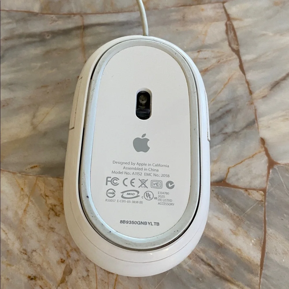 Apple White Wired Mouse A1152